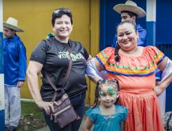 Maritza con su traje típico del grupo de baile folklórico