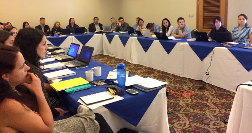Delegates discuss protection issues relating to unaccompanied migrant children. Photo: Sandra Ramírez / IOM